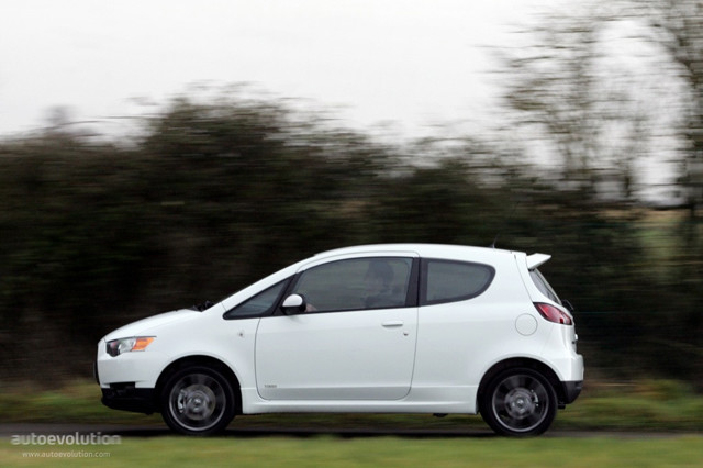 Mitsubishi Colt 3 Doors photo 5