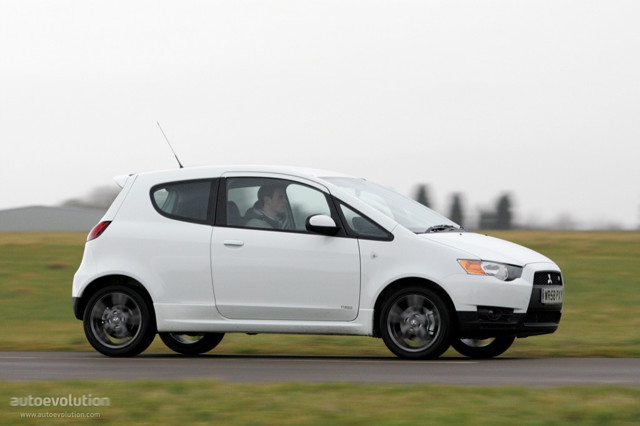 Mitsubishi Colt 3 Doors photo 6