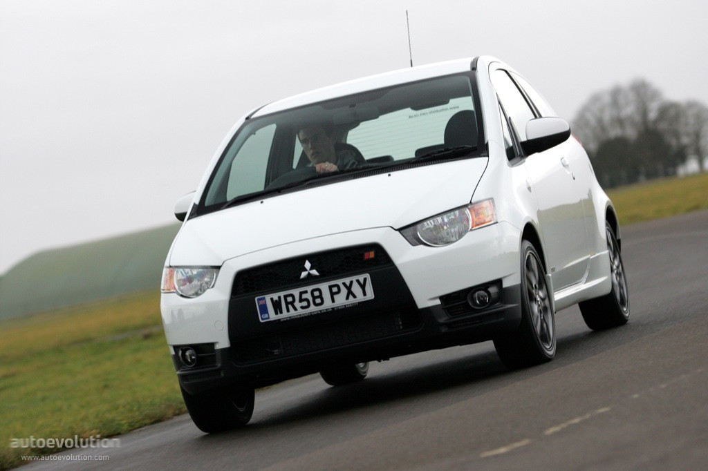 Mitsubishi Colt 3 Doors photo 8
