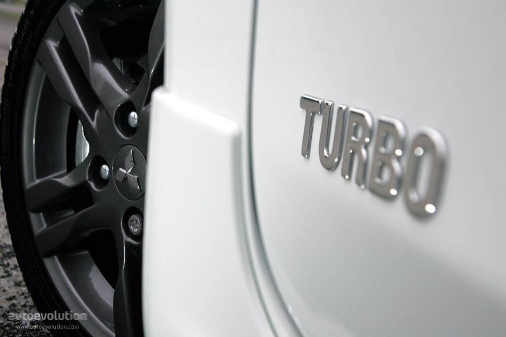 Mitsubishi Colt 3 Doors photo 9