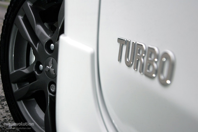 Mitsubishi Colt 3 Doors photo 9