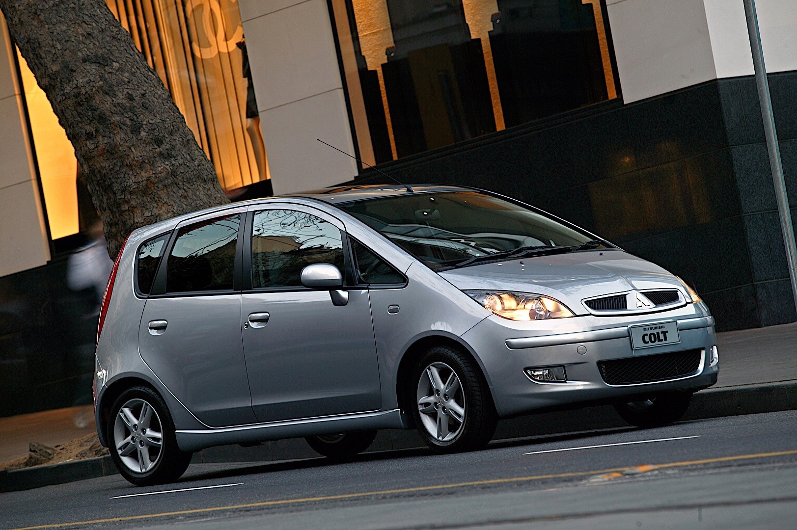 Mitsubishi Colt 5 Doors photo 21