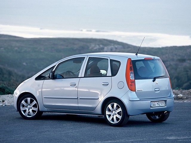Mitsubishi Colt 5 Doors photo 32