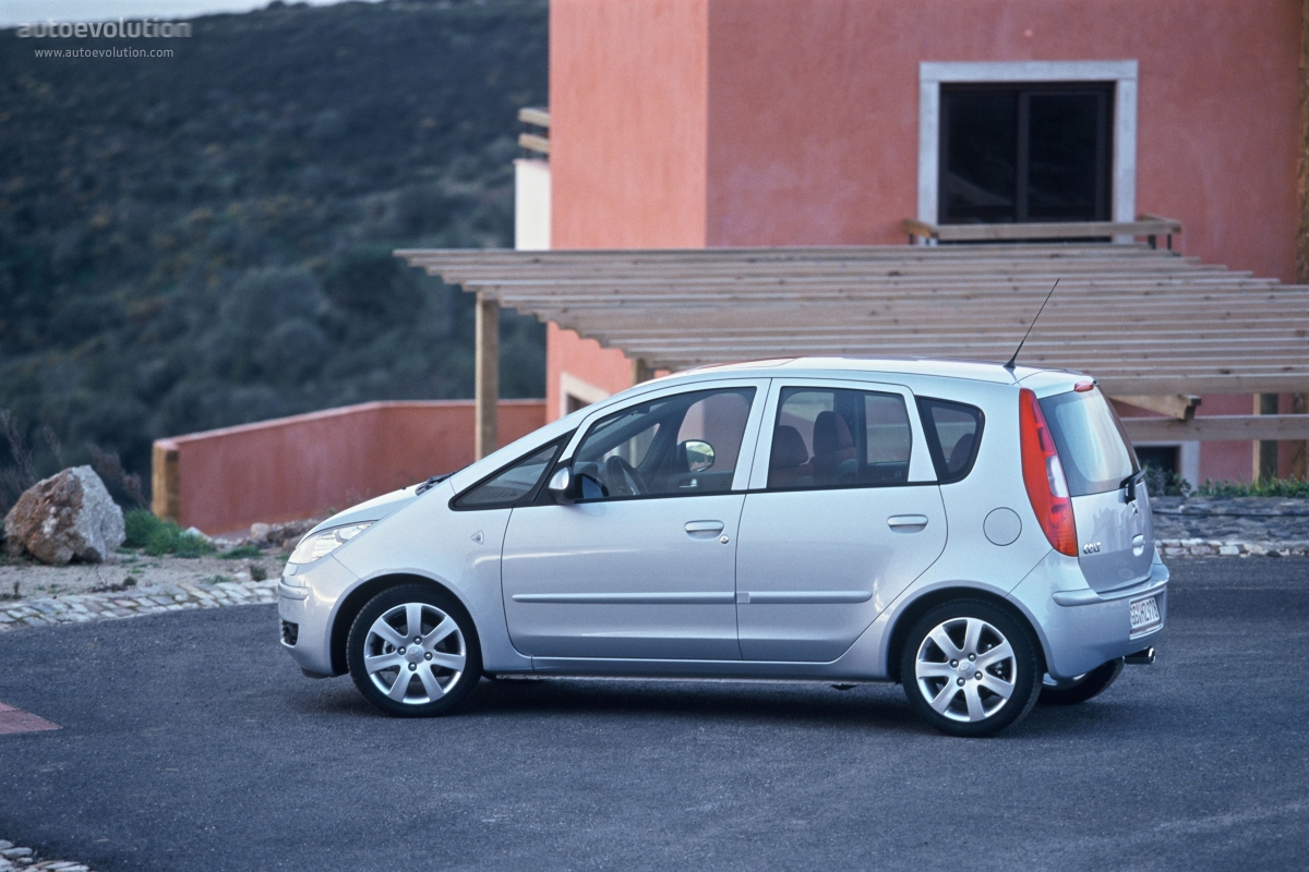 Mitsubishi Colt 5 Doors photo 8