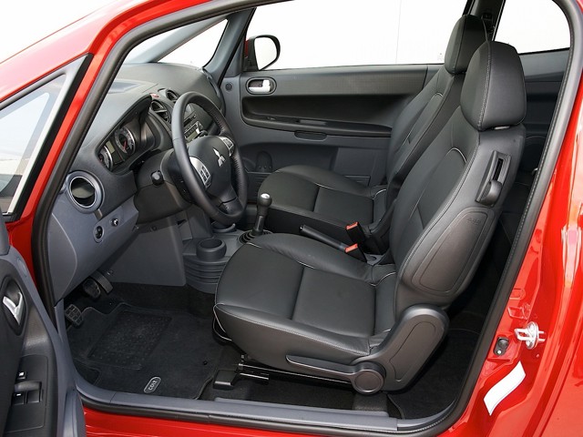 Mitsubishi Colt 5 Doors photo 43