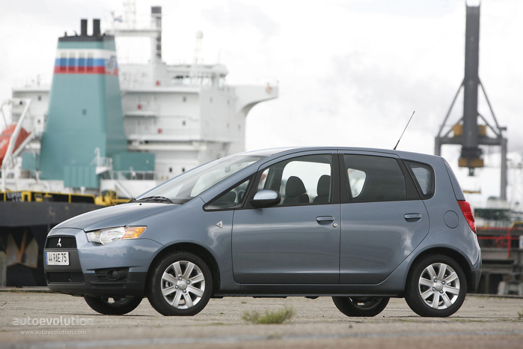 Mitsubishi Colt 5 Doors photo 2