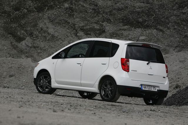 Mitsubishi Colt 5 Doors photo 22