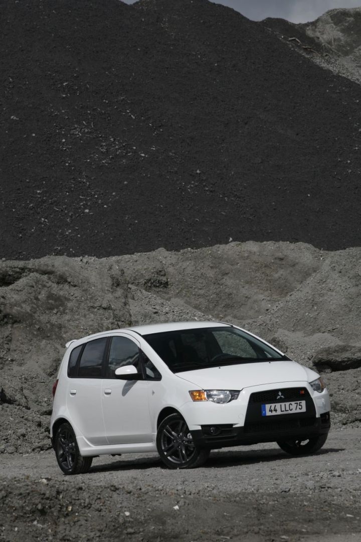 Mitsubishi Colt 5 Doors photo 25