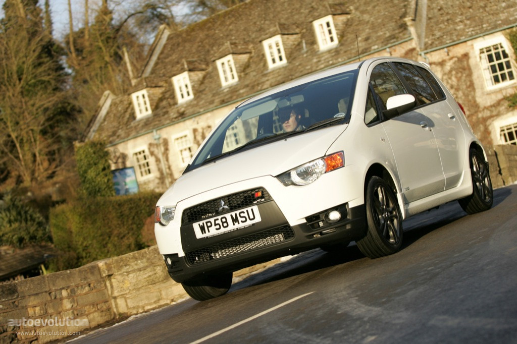 Mitsubishi Colt 5 Doors photo 3
