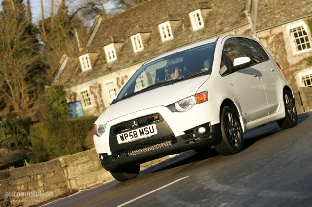 Mitsubishi Colt 5 Doors photo 3