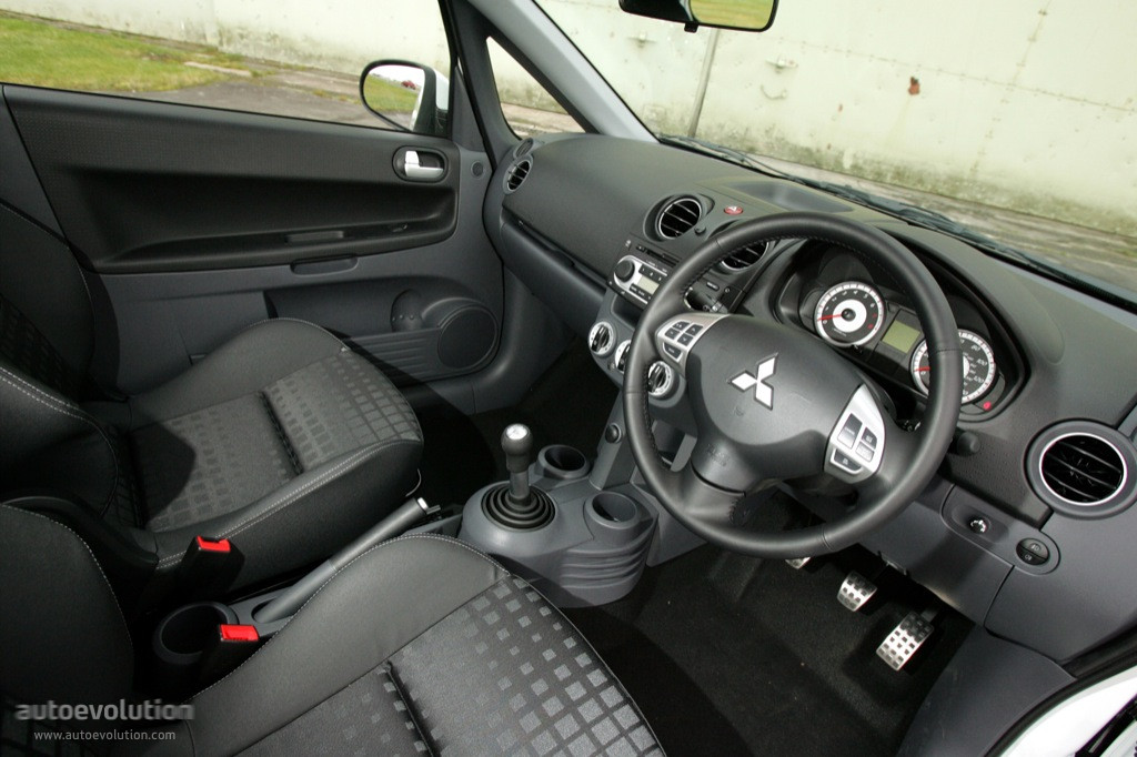Mitsubishi Colt 5 Doors photo 35