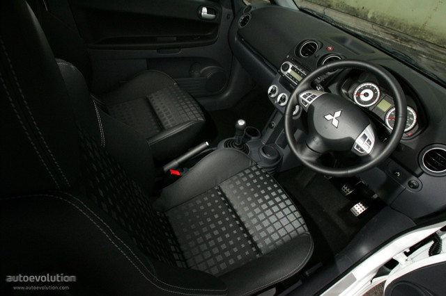 Mitsubishi Colt 5 Doors photo 36