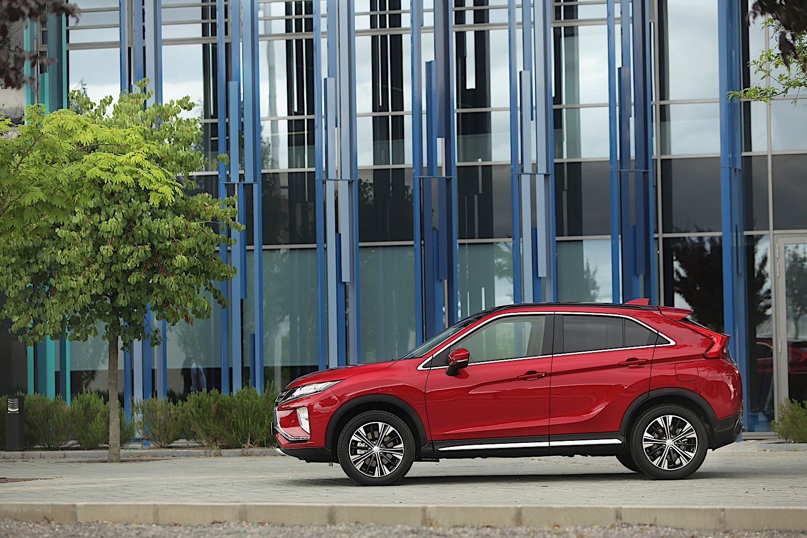 Mitsubishi Eclipse Cross photo 3