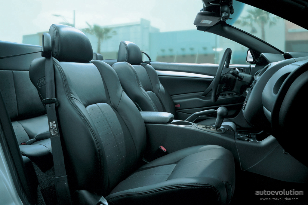 Mitsubishi Eclipse Spyder photo 9