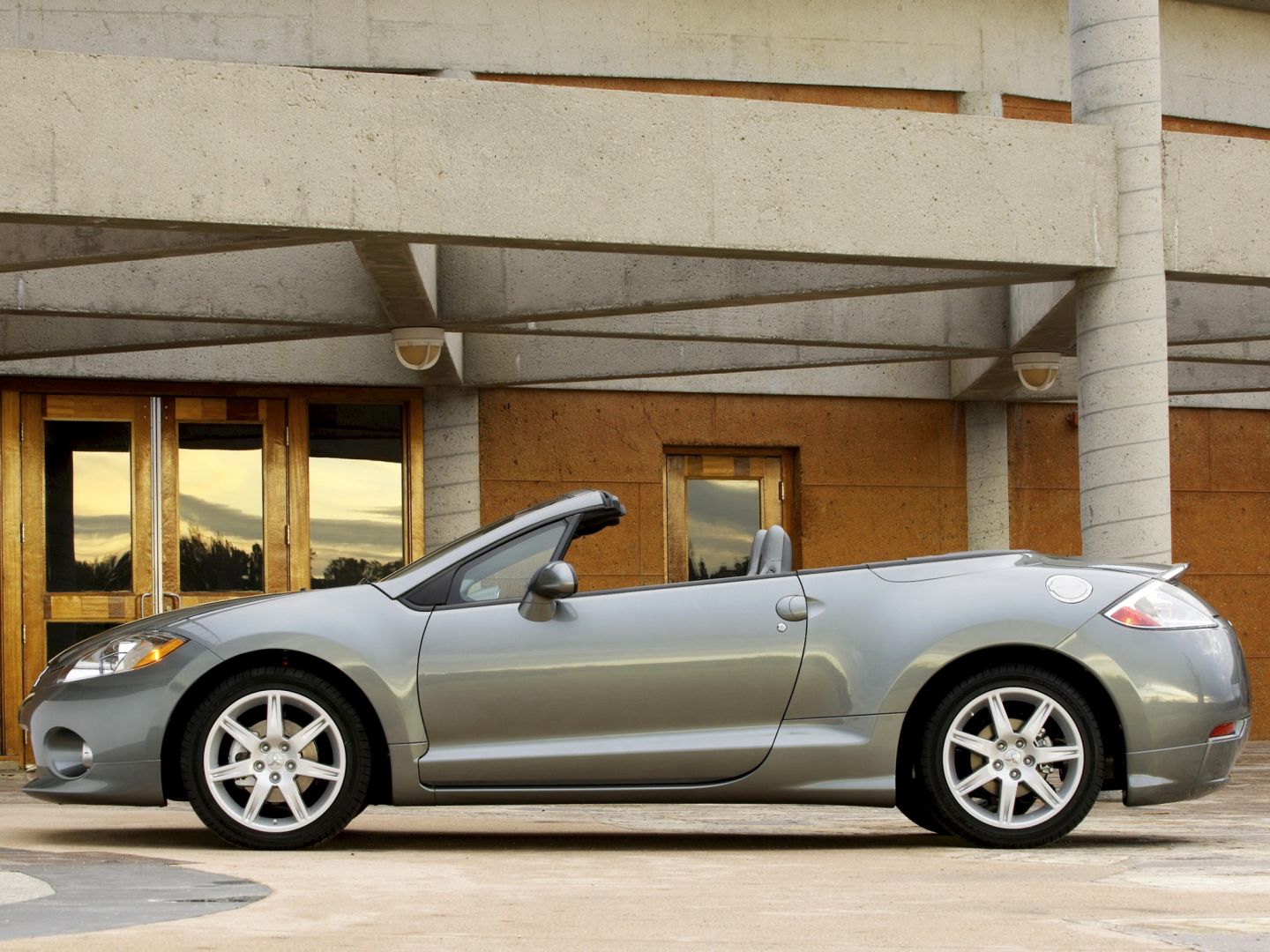 Mitsubishi Eclipse Spyder photo 37