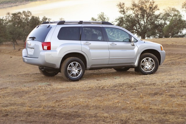 Mitsubishi Endeavor photo 12