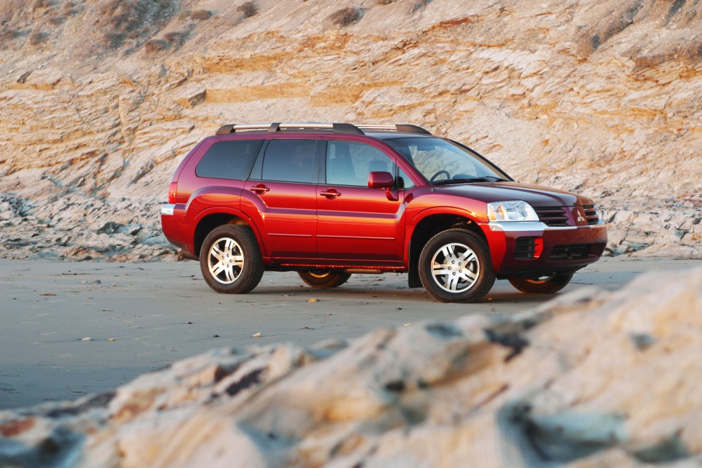 Mitsubishi Endeavor photo 13