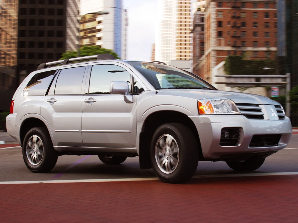 Mitsubishi Endeavor photo 14