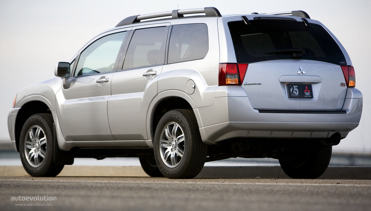 Mitsubishi Endeavor photo 2
