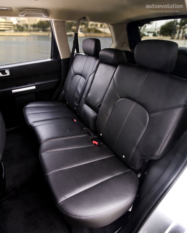 Mitsubishi Endeavor photo 19