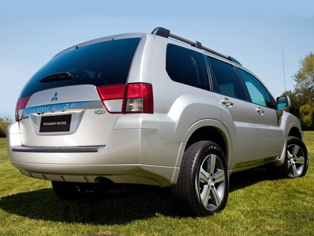 Mitsubishi Endeavor photo 7