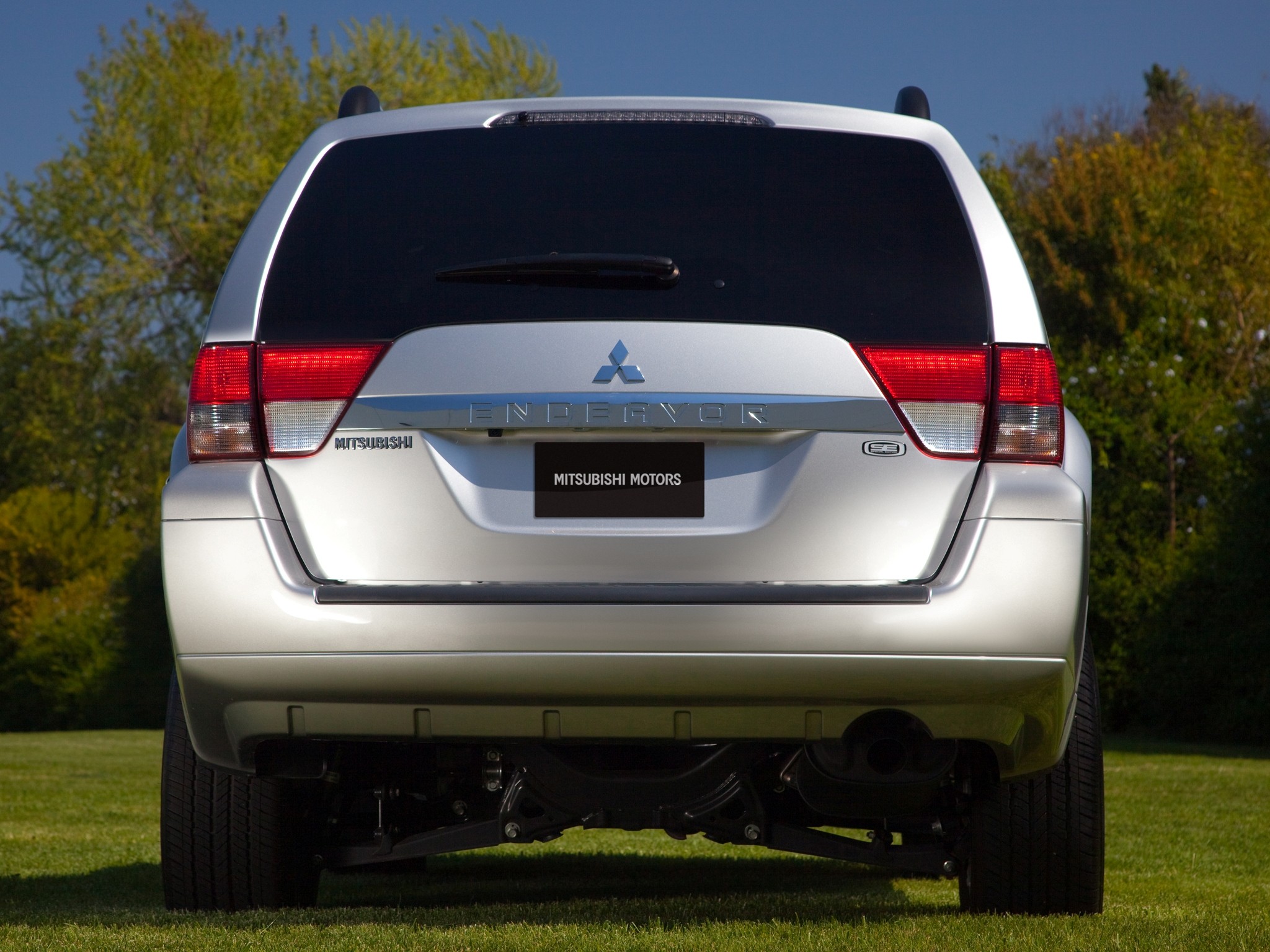 Mitsubishi Endeavor photo 11