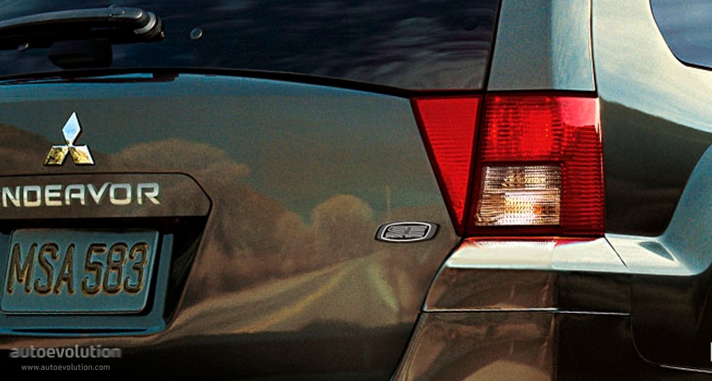 Mitsubishi Endeavor photo 2