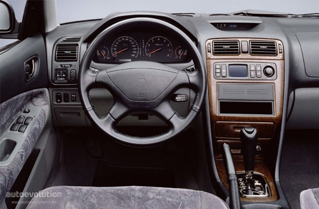 Mitsubishi Galant Station Wagon photo 7