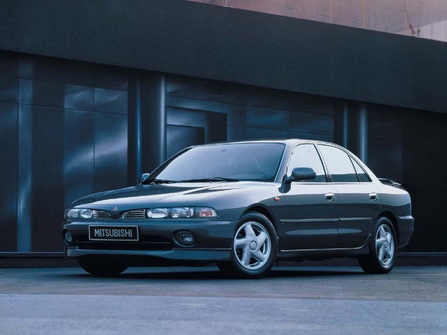 Mitsubishi Galant photo 2