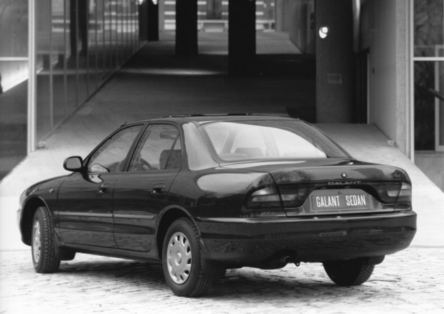 Mitsubishi Galant photo 6