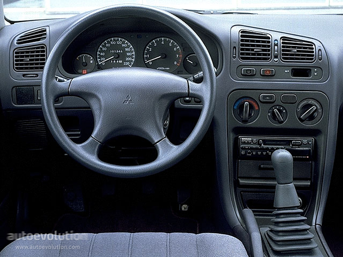 Mitsubishi Galant photo 9