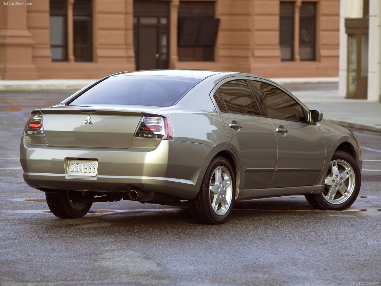 Mitsubishi Galant photo 2