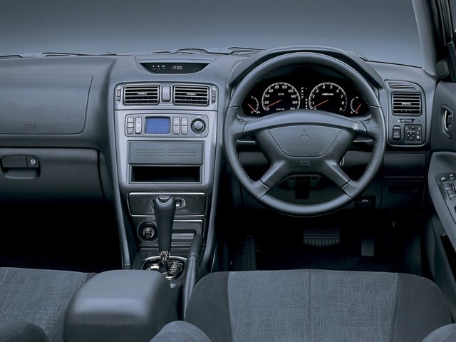 Mitsubishi Galant photo 6