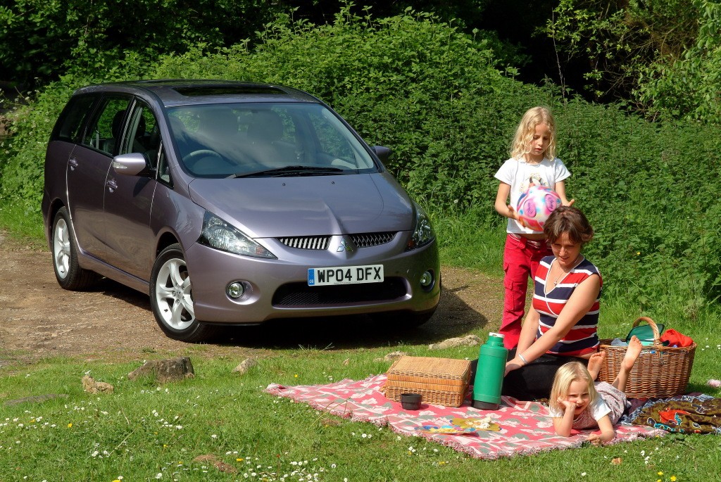 Mitsubishi Grandis photo 14