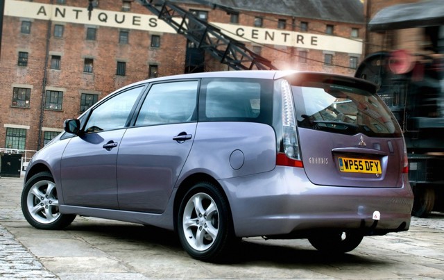 Mitsubishi Grandis photo 15