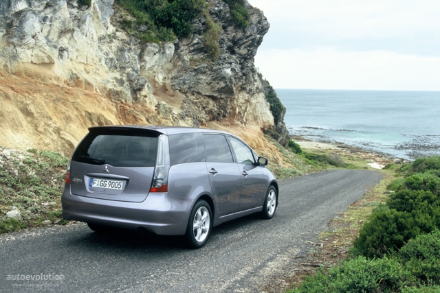 MITSUBISHI Grandis