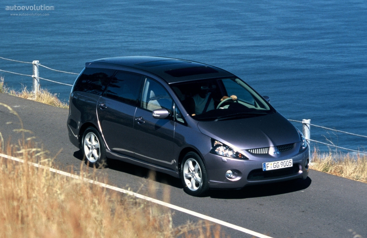 Mitsubishi Grandis photo 3