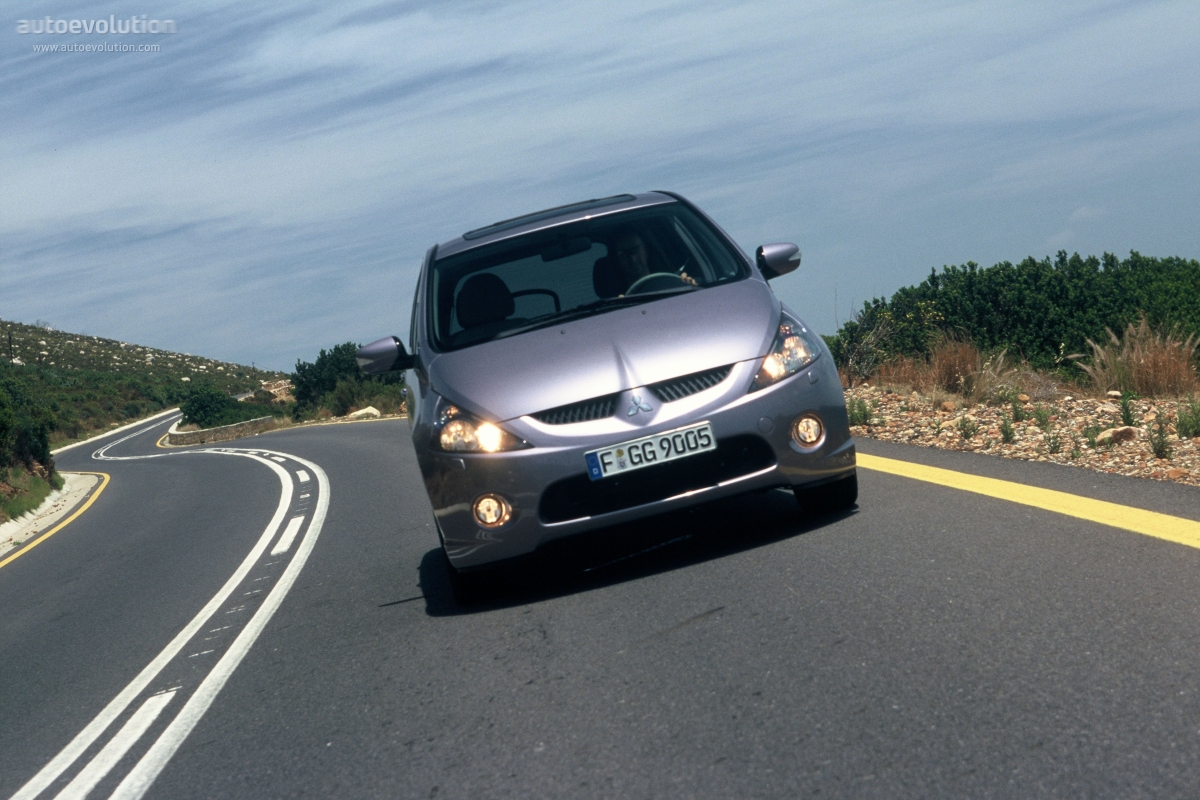 Mitsubishi Grandis photo 4