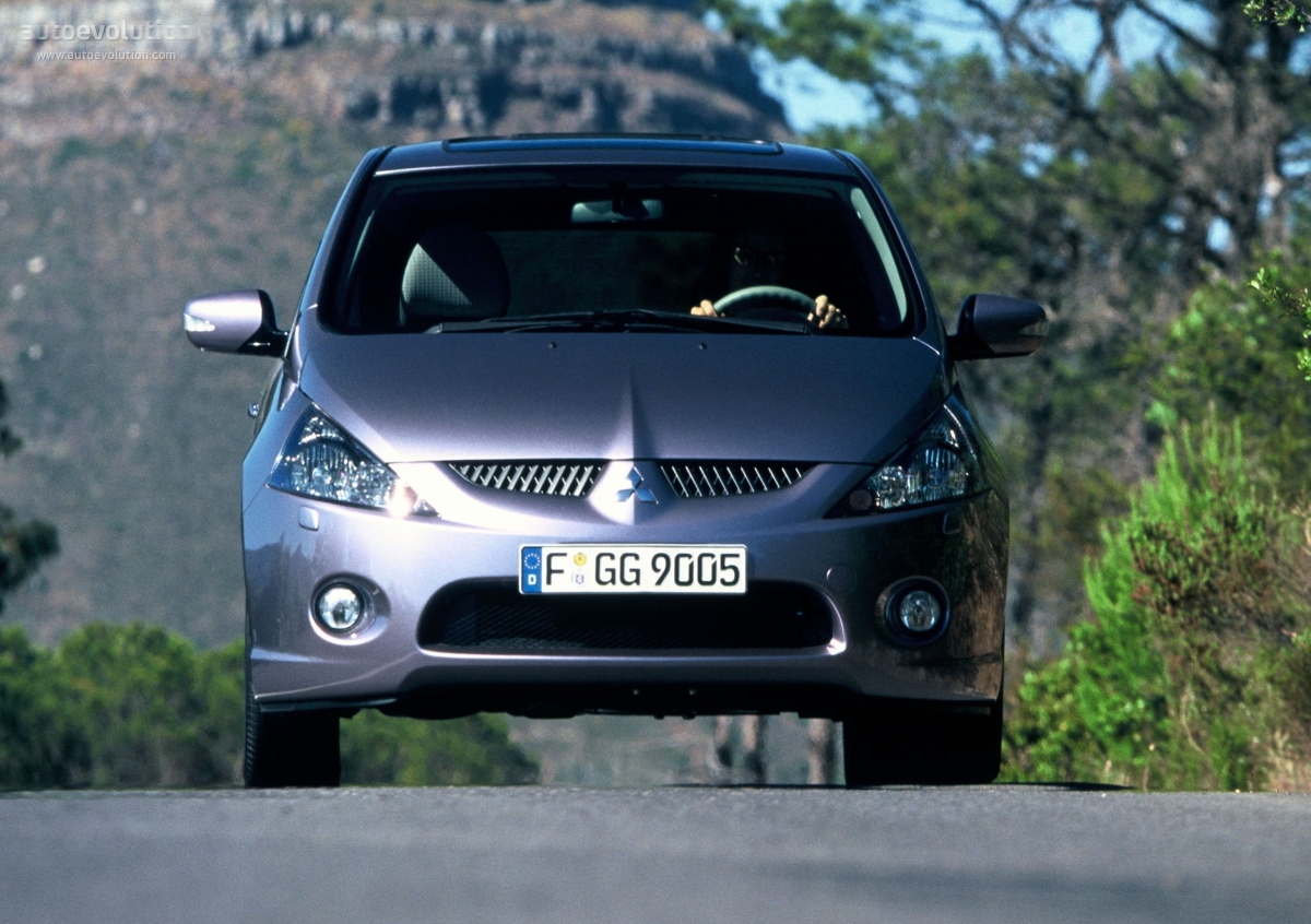 Mitsubishi Grandis photo 5