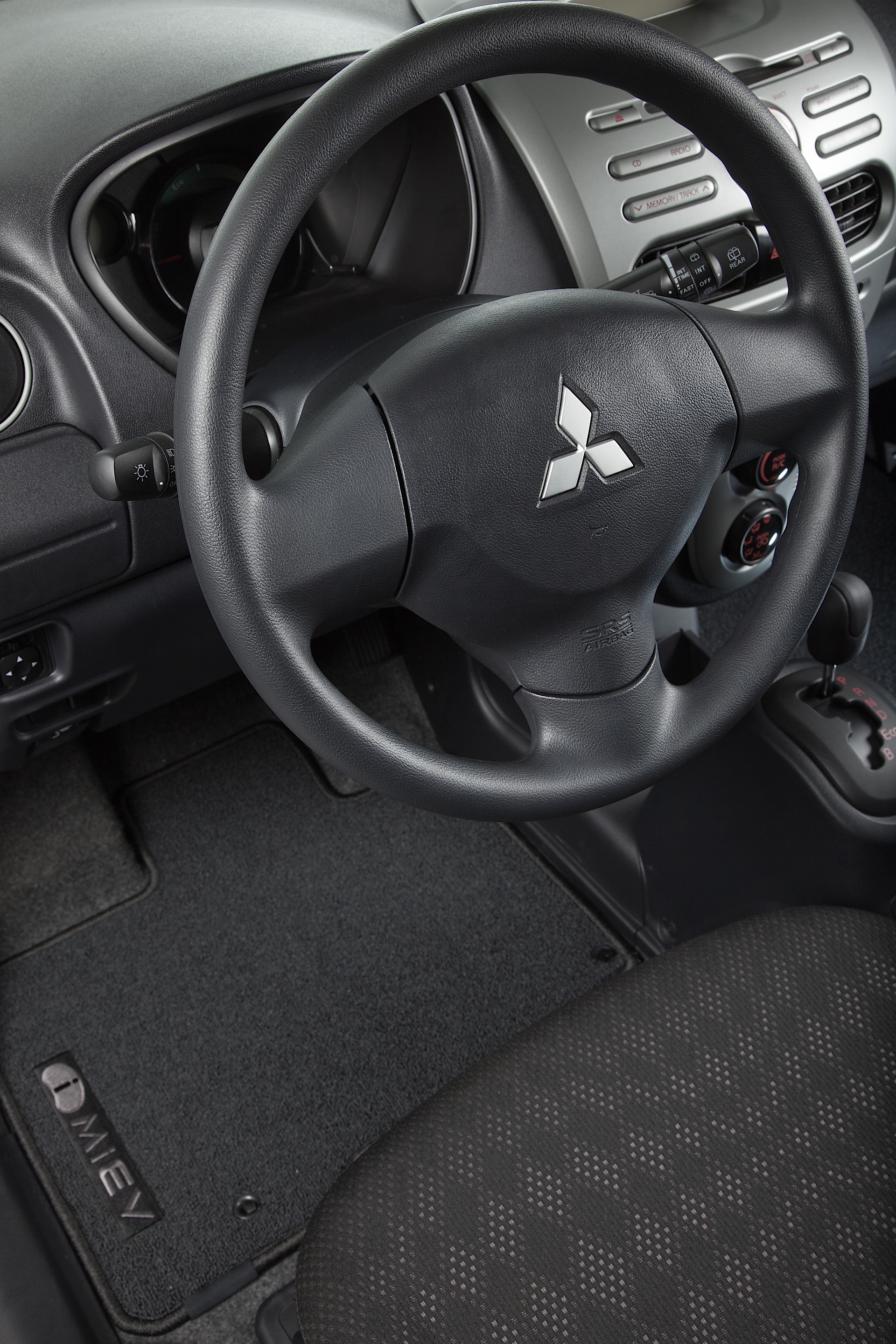 Mitsubishi I-Miev photo 27