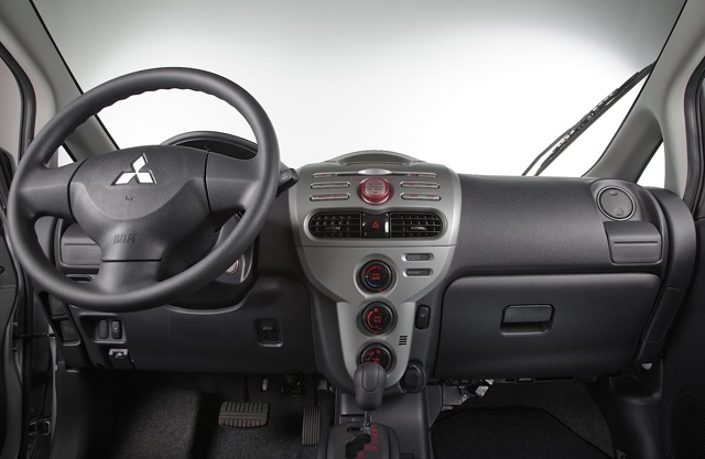 Mitsubishi I-Miev photo 28