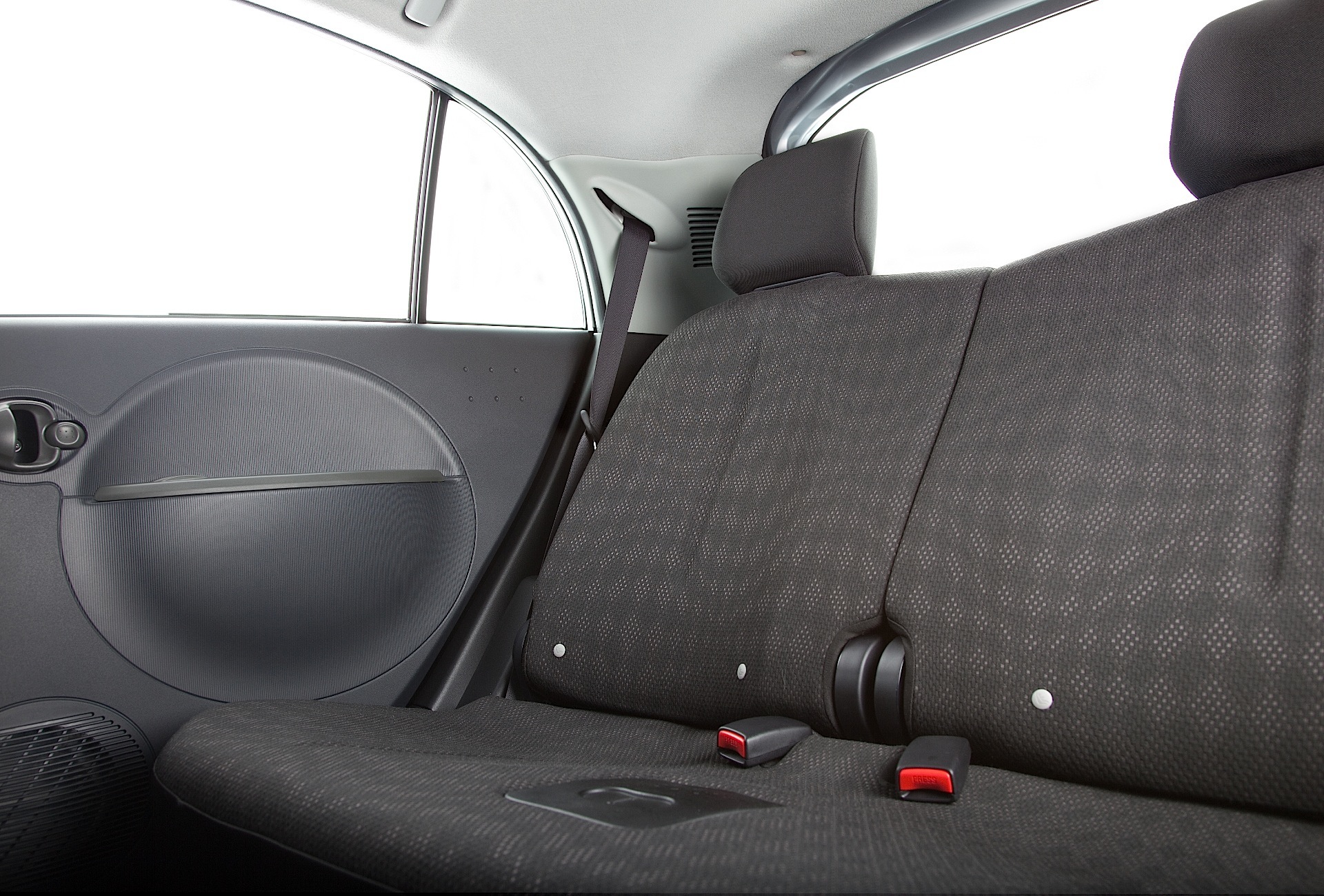 Mitsubishi I-Miev photo 33