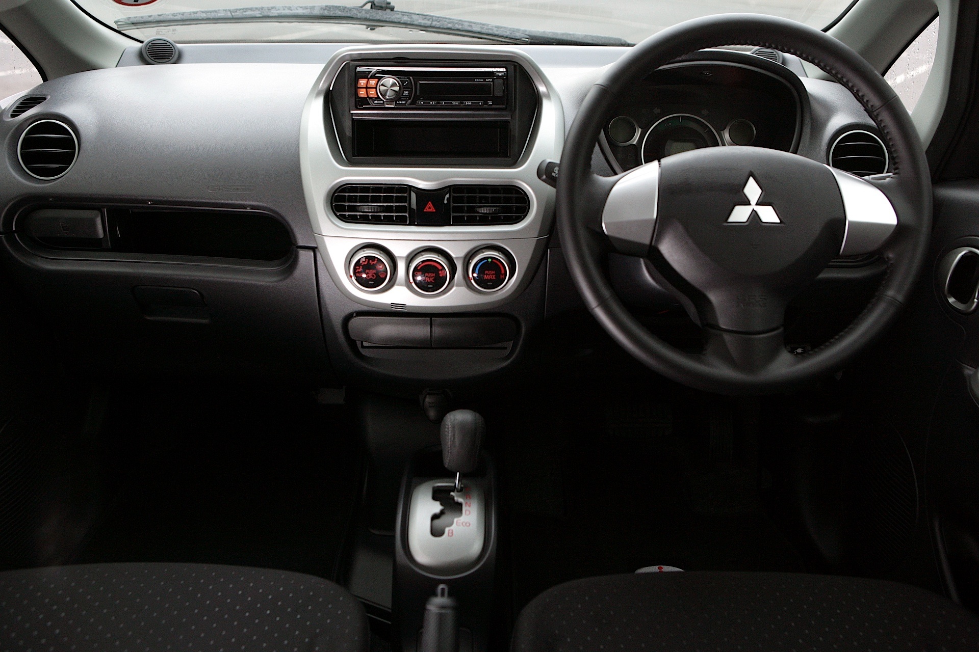 Mitsubishi I-Miev photo 24