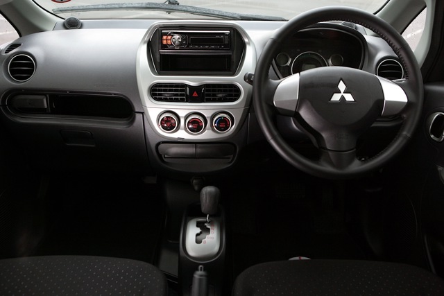 Mitsubishi I-Miev photo 24