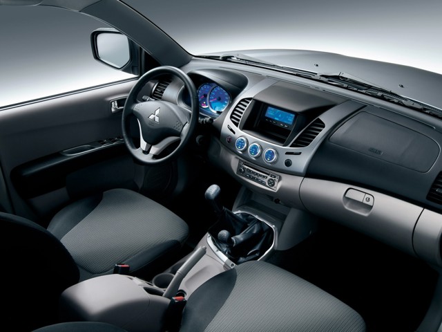Mitsubishi L 200 Foto 65