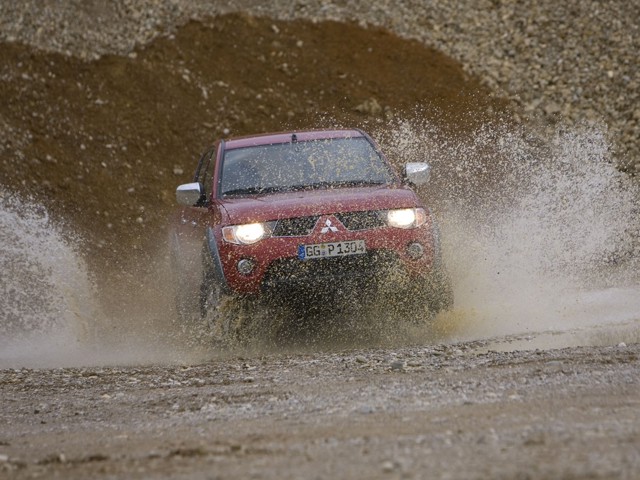 Mitsubishi L 200 Foto 39