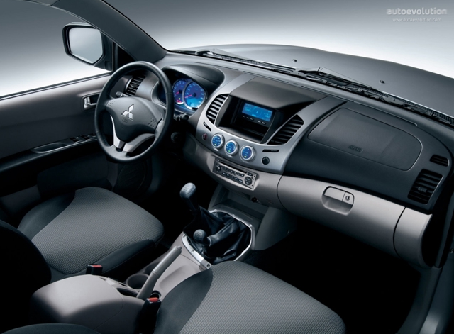 Mitsubishi L 200 Foto 58