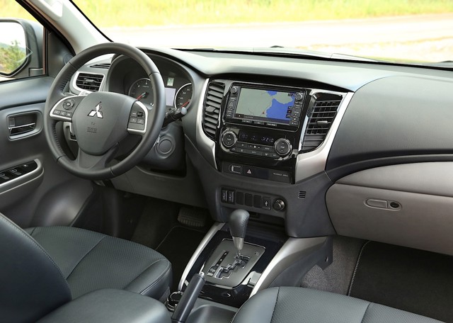 Mitsubishi L 200 foto 22