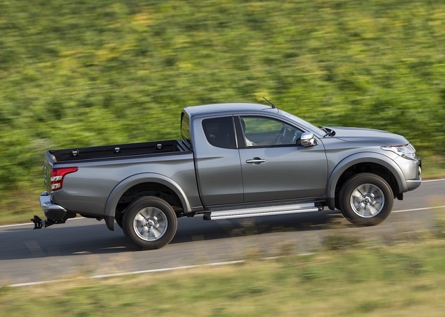 Mitsubishi L 200 foto 12