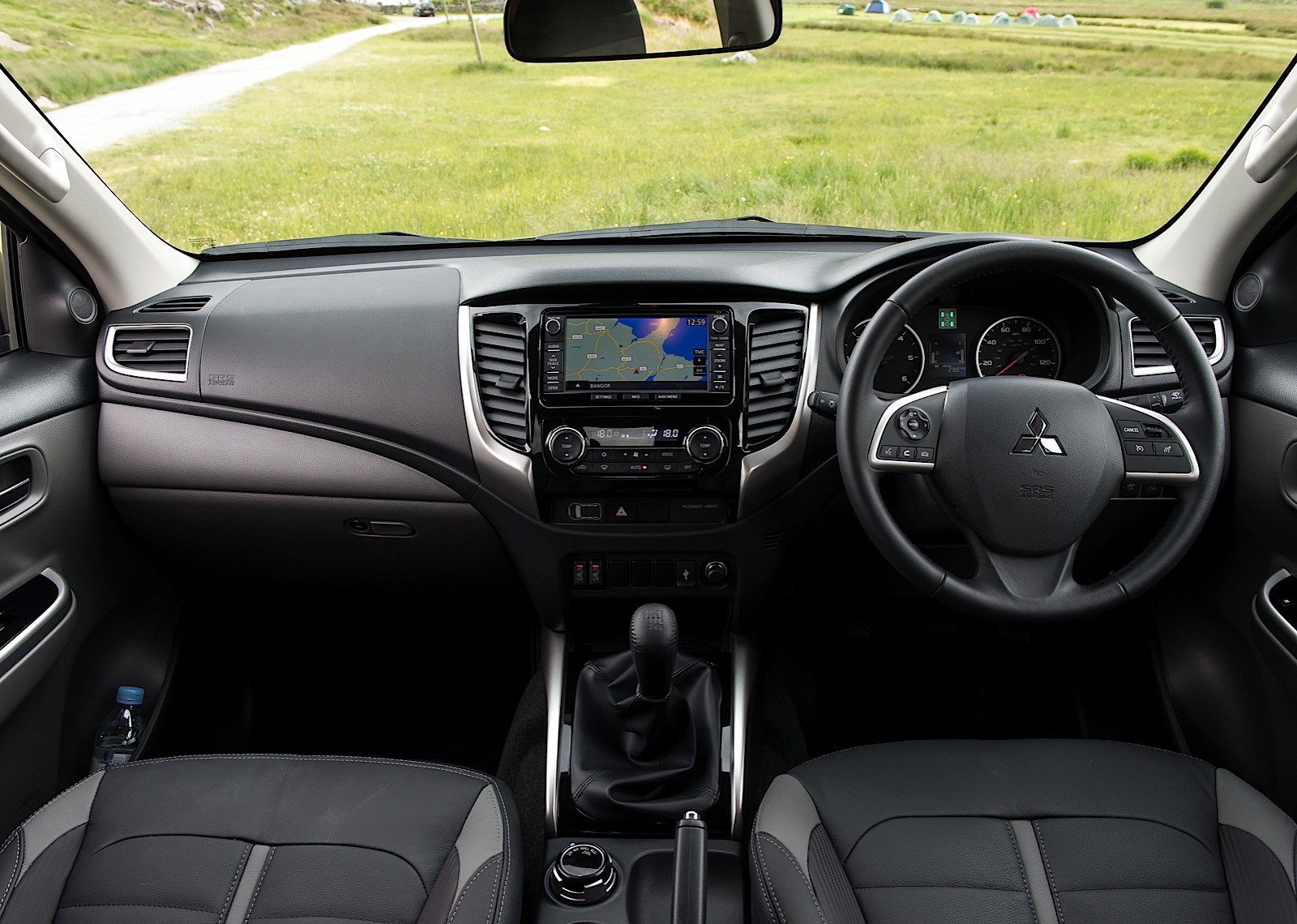 Mitsubishi L 200 photo 15